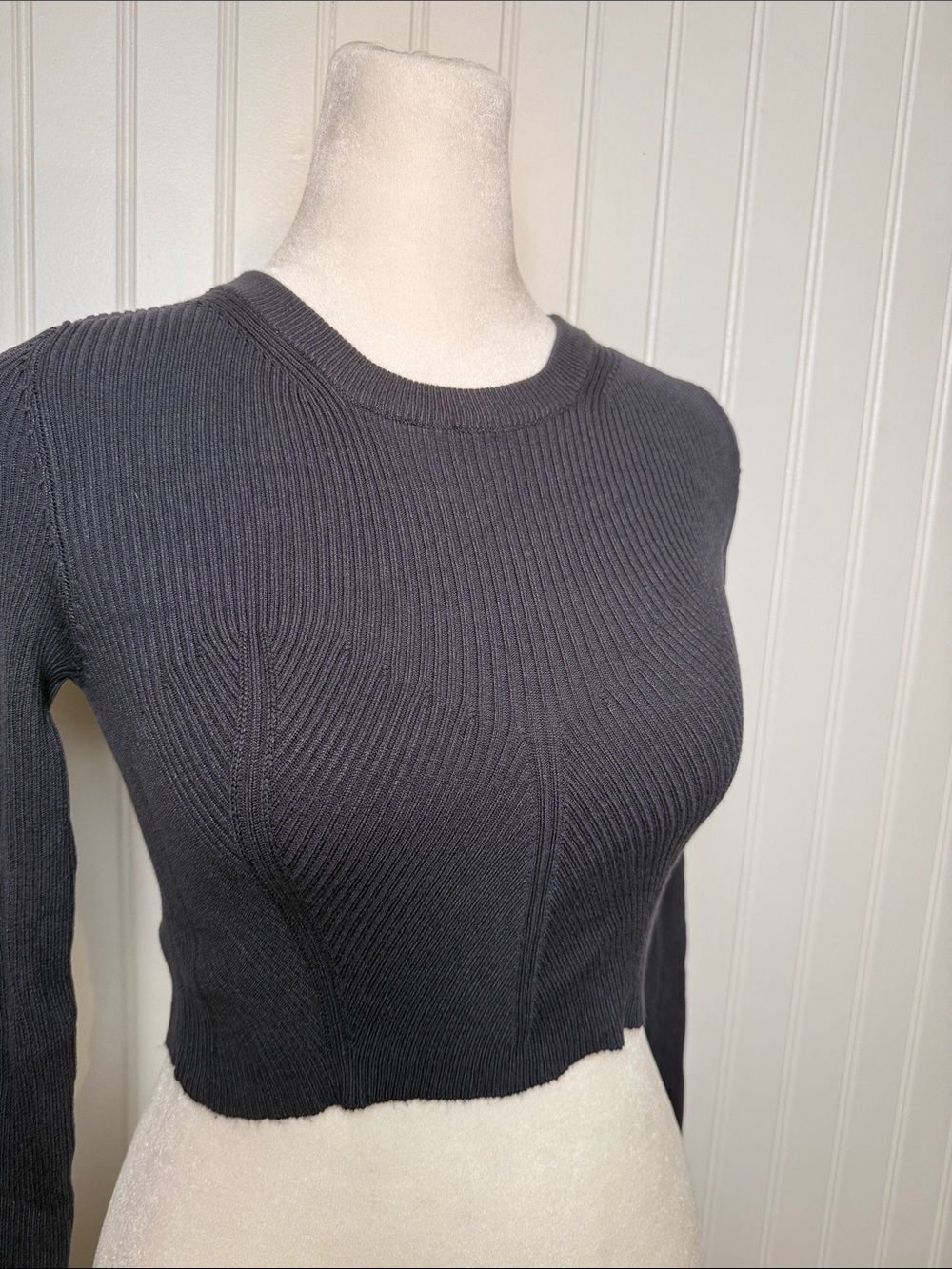Babaton Black Ribbed Long Sleeve Cropped Tee